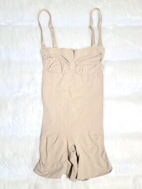 SKIMS Seamless Sculpt Shortie Bodysuit Cream Clay XS NEW